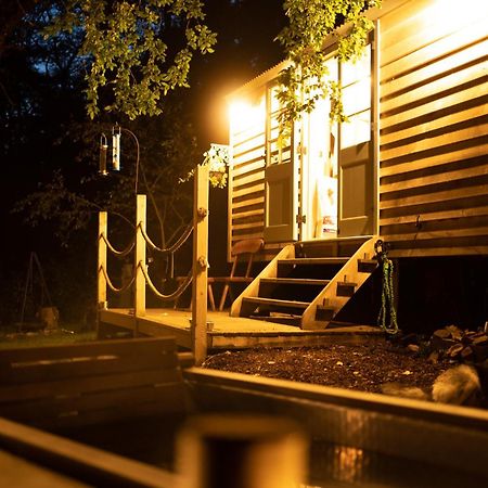 Somerset Shepherds Huts Otel Winsham Dış mekan fotoğraf