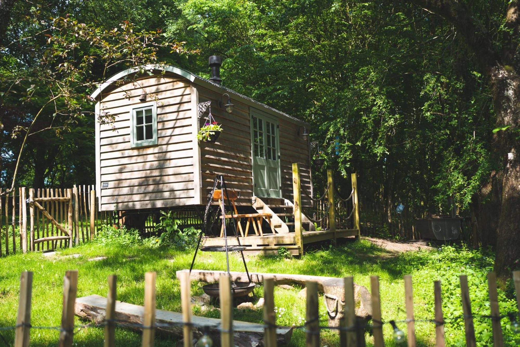 Somerset Shepherds Huts Otel Winsham Dış mekan fotoğraf